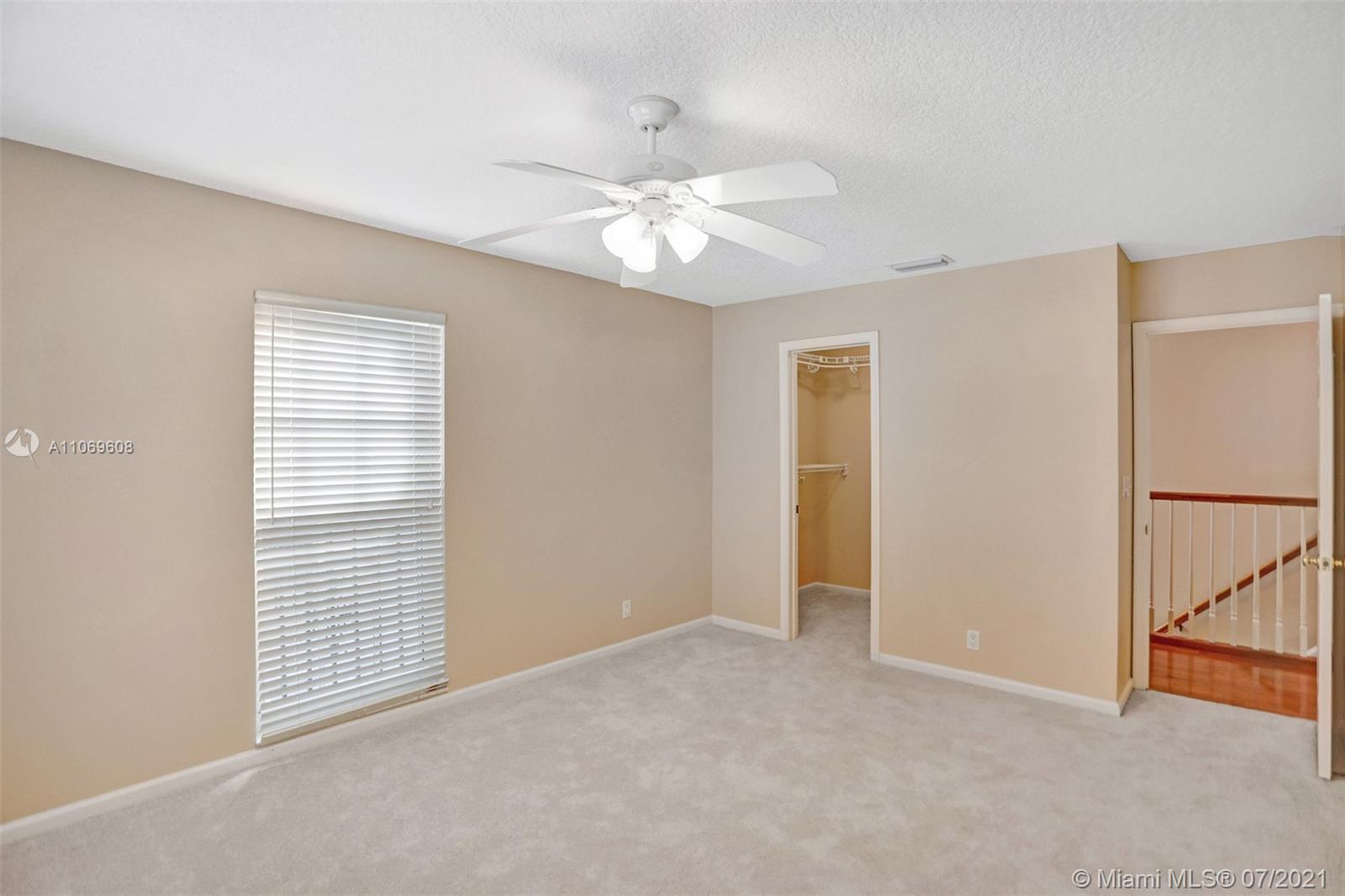 1194 Hillsboro Mile Unit: 34