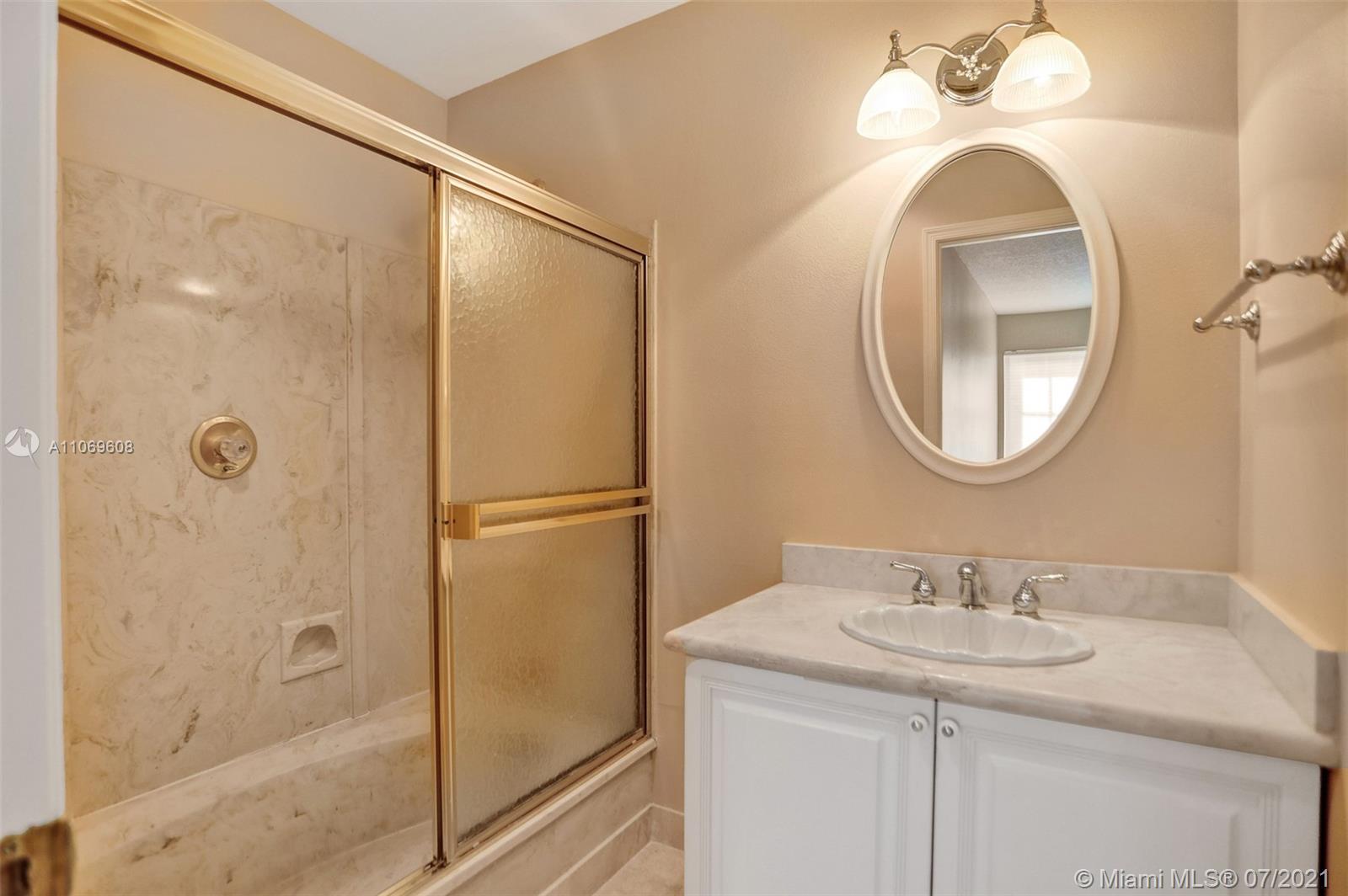 1194 Hillsboro Mile Unit: 34