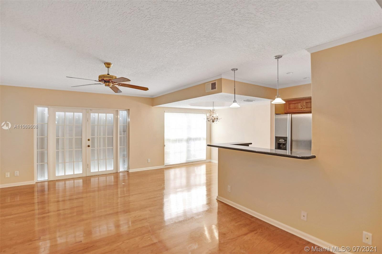 1194 Hillsboro Mile Unit: 34