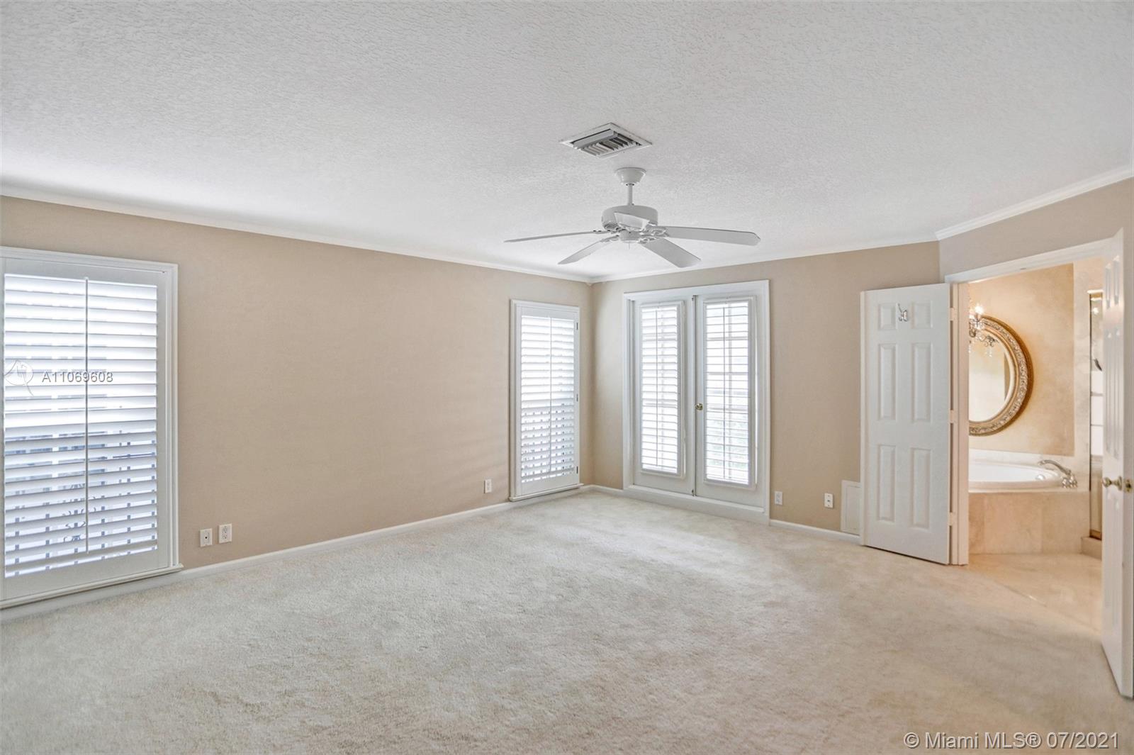 1194 Hillsboro Mile Unit: 34
