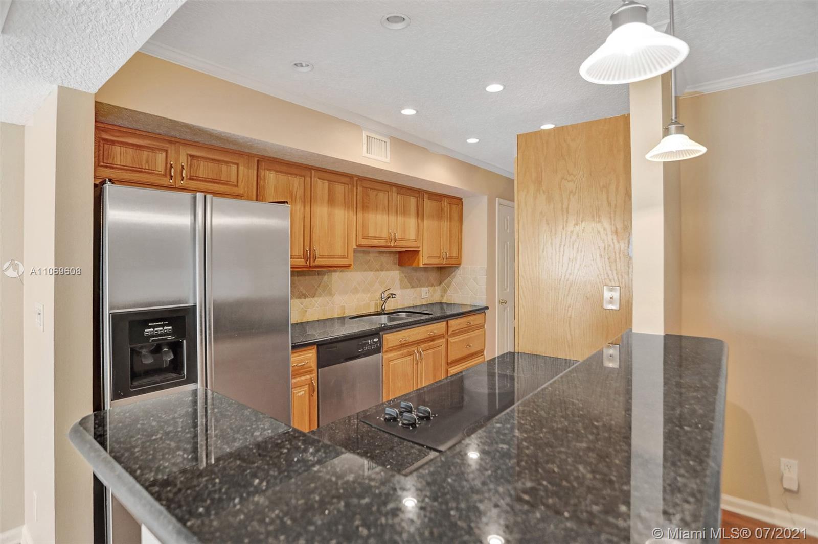1194 Hillsboro Mile Unit: 34