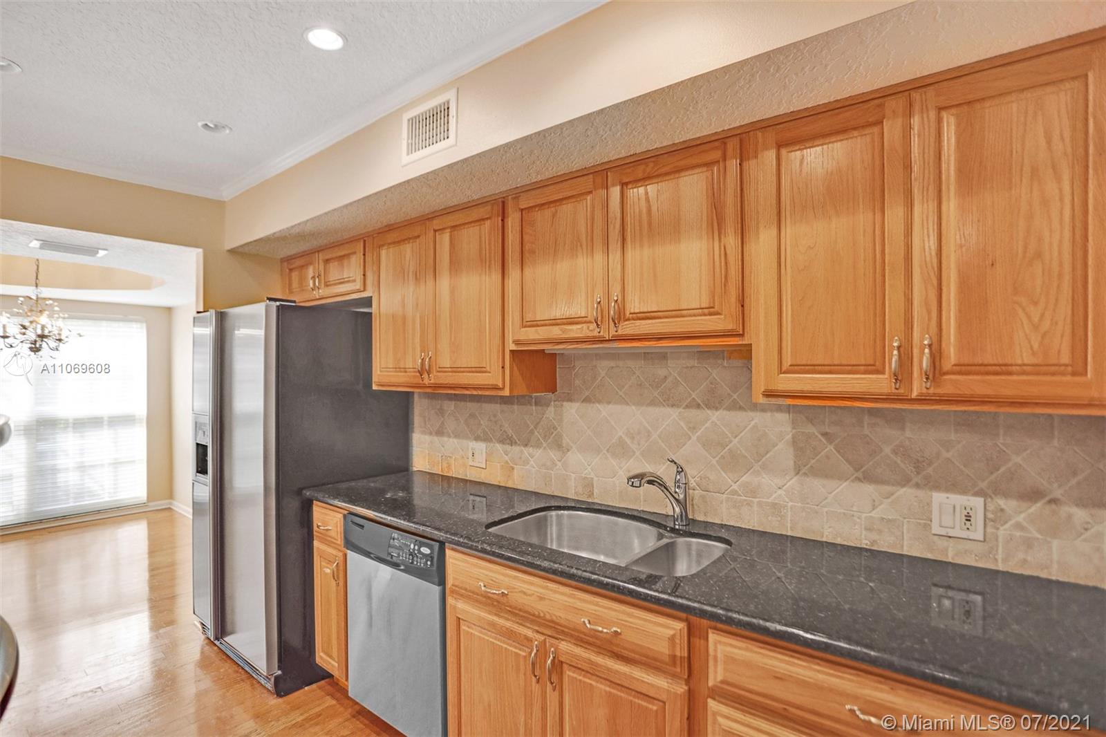 1194 Hillsboro Mile Unit: 34