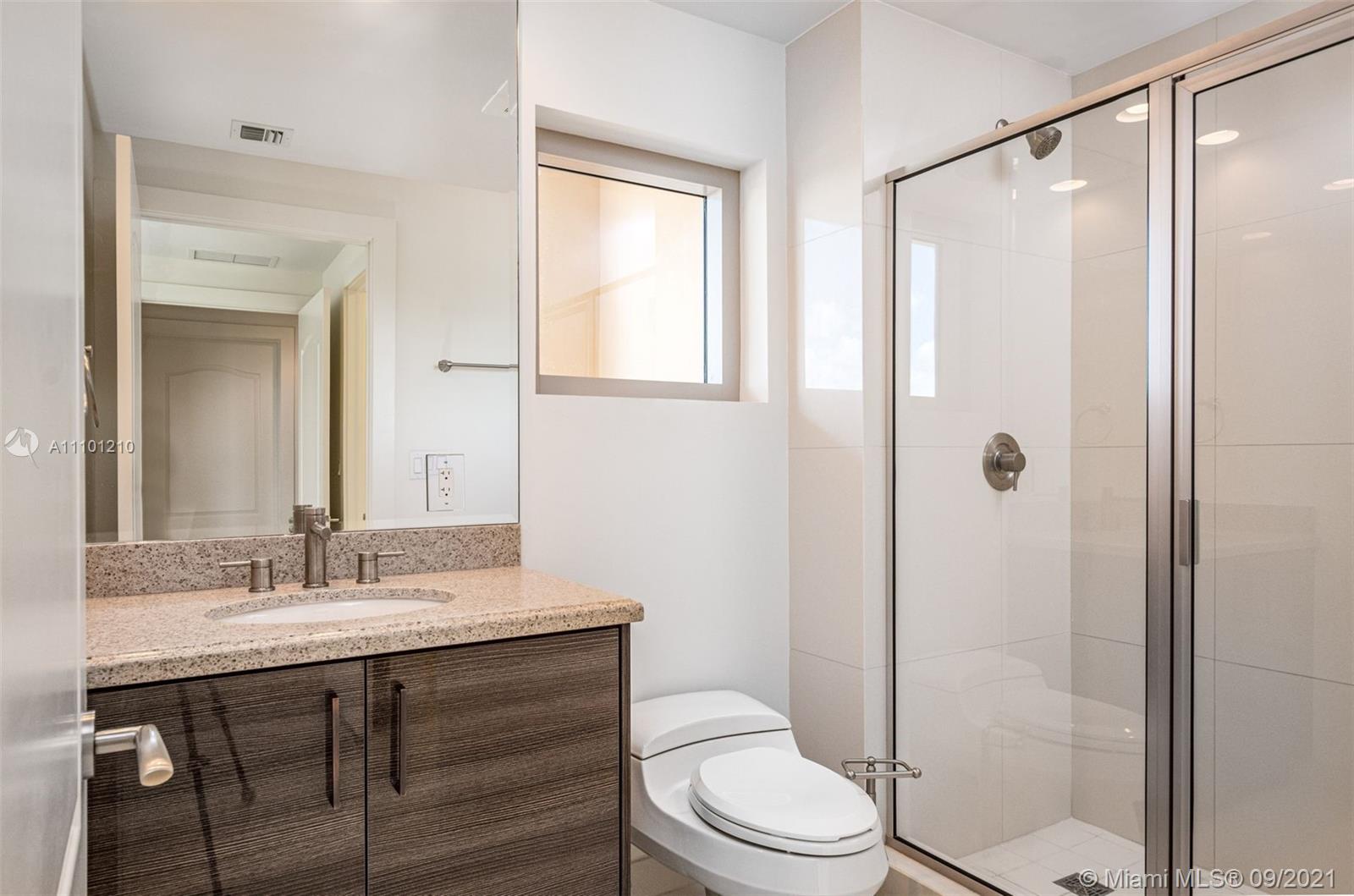 3415 N Ocean Drive Unit: 402