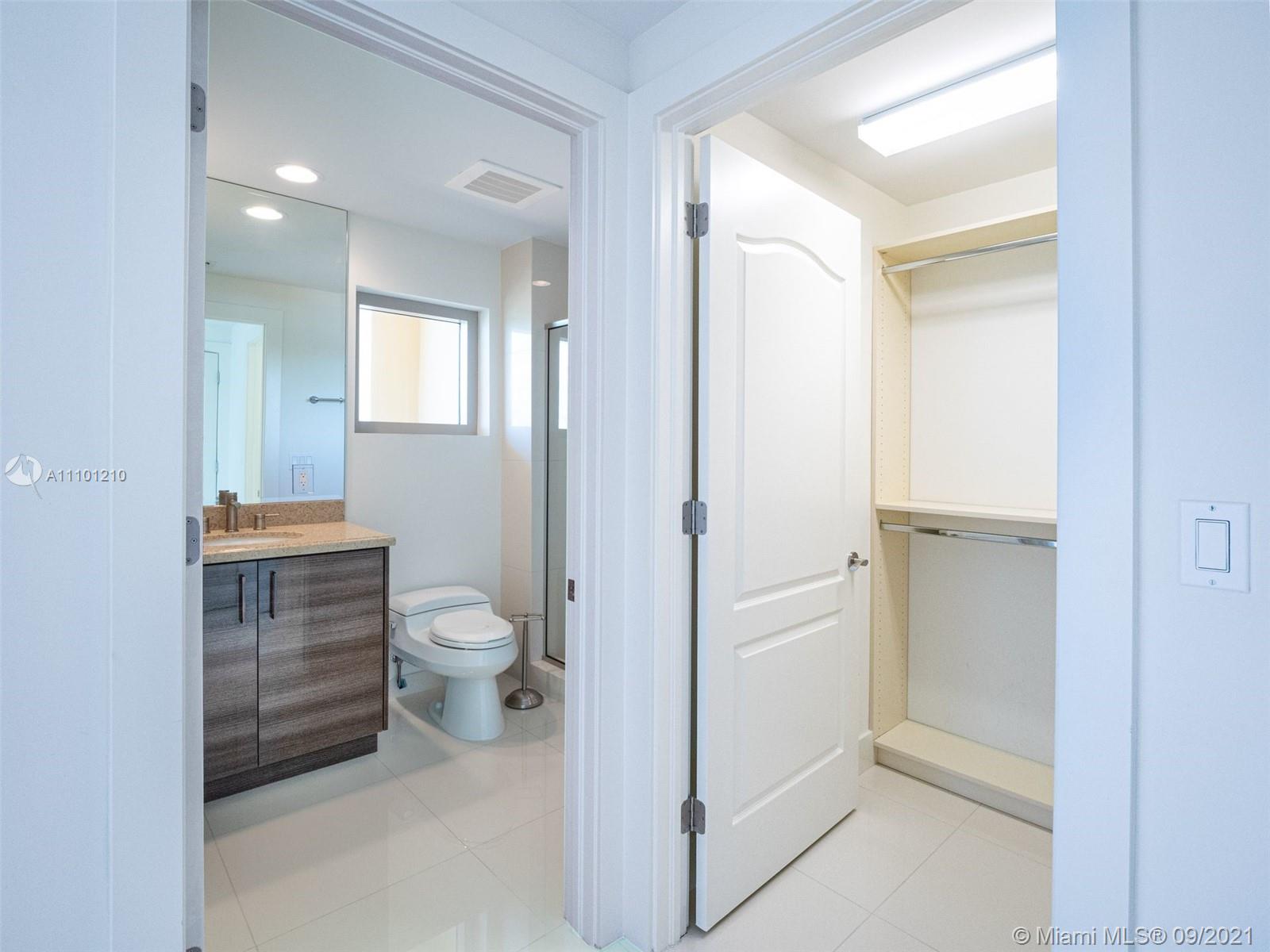 3415 N Ocean Drive Unit: 402