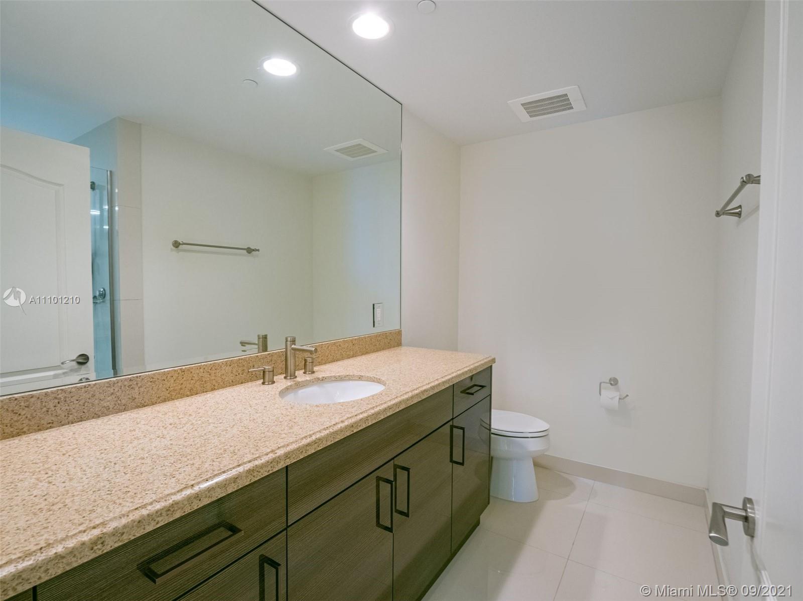 3415 N Ocean Drive Unit: 402