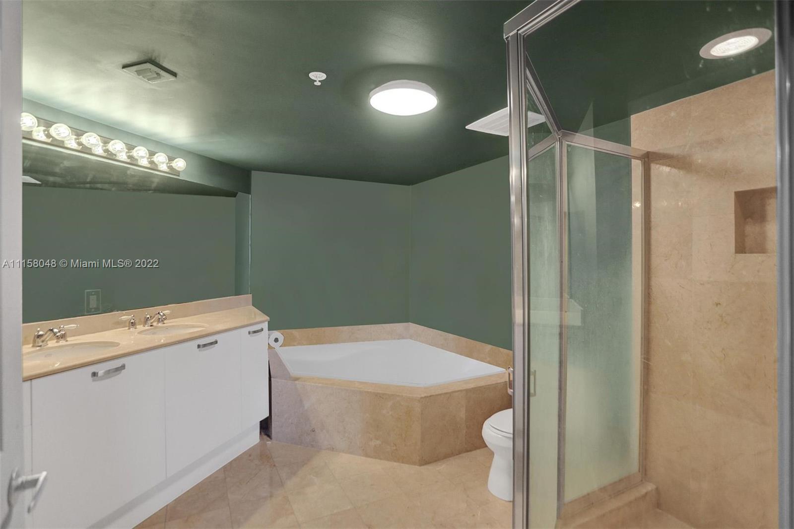 2011 N Ocean Blvd Unit: 501