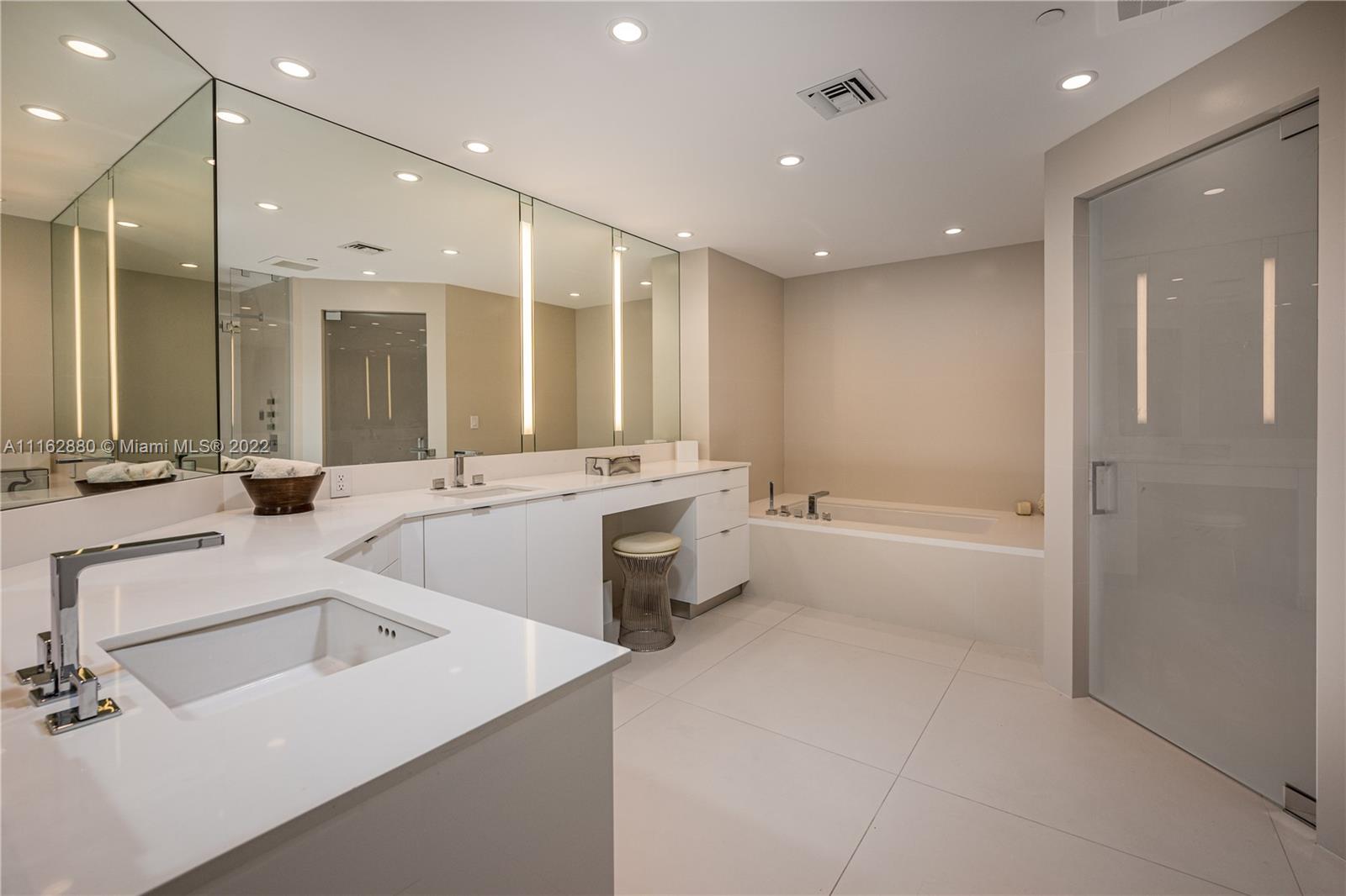 3415 N Ocean Dr Unit: 701