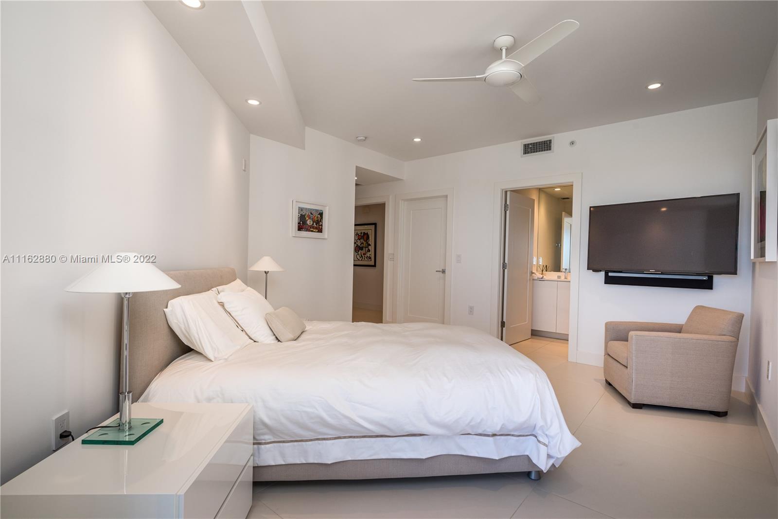 3415 N Ocean Dr Unit: 701