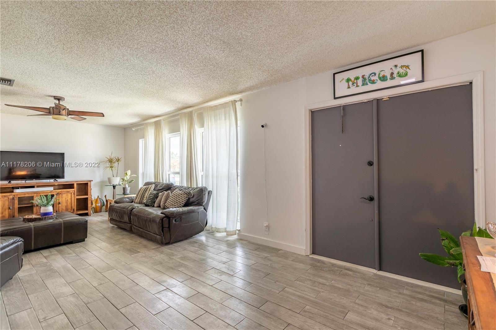 8107 NW 74th Ave