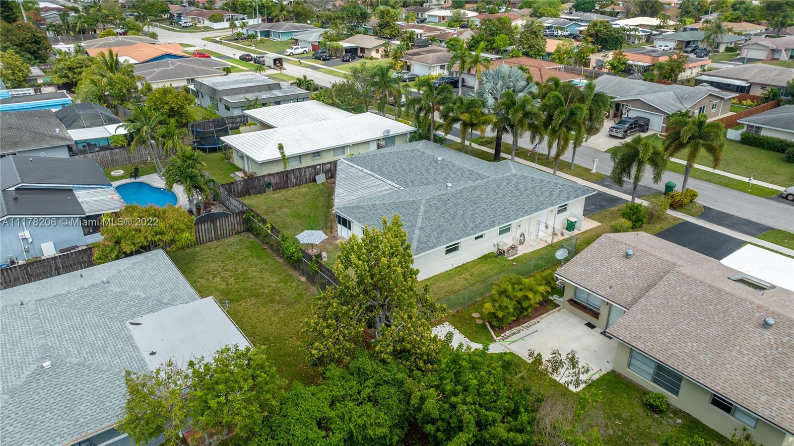 8107 NW 74th Ave