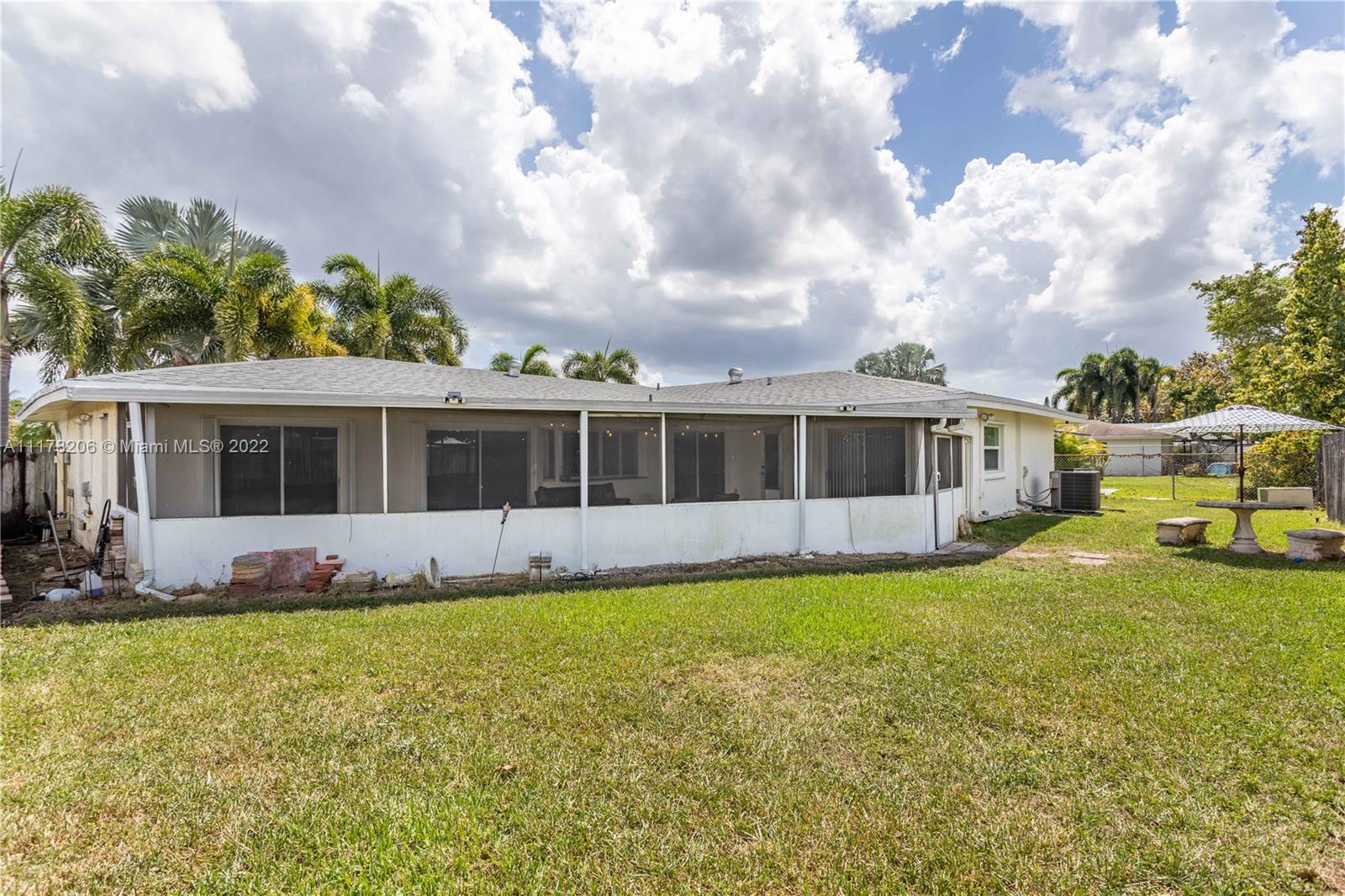 8107 NW 74th Ave