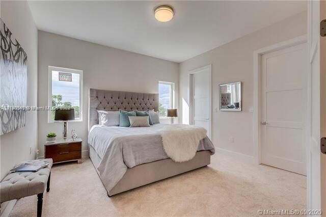 682 NE 43rd St Unit: 682