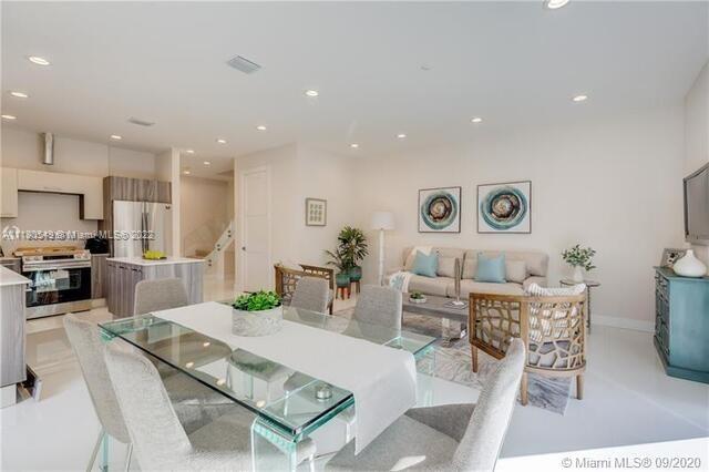 682 NE 43rd St Unit: 682