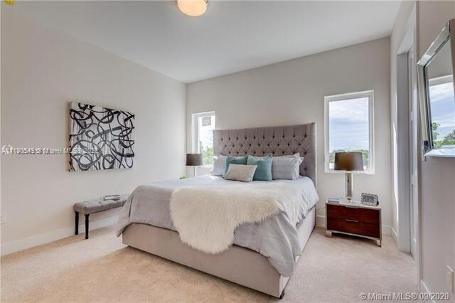 682 NE 43rd St Unit: 682