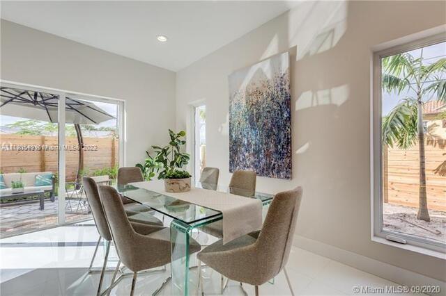 682 NE 43rd St Unit: 682