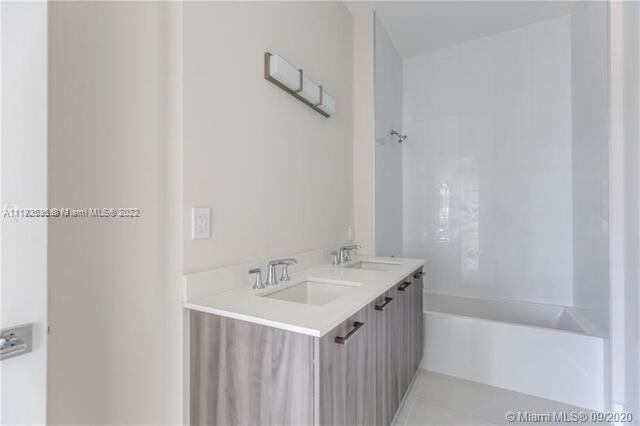 692 NE 43rd St Unit: 692