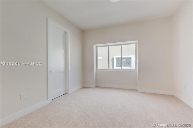 692 NE 43rd St Unit: 692