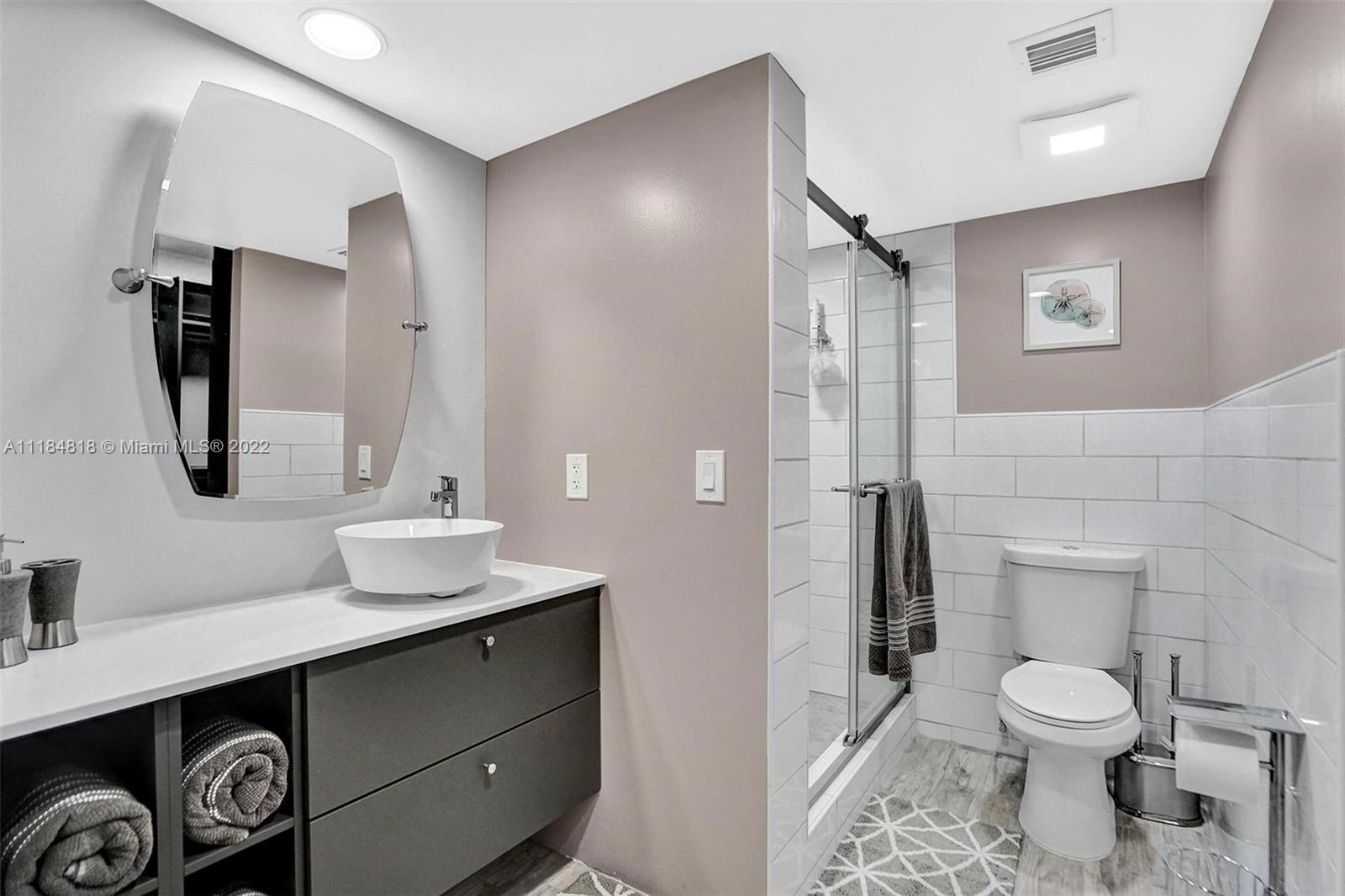 1719 Whitehall Dr Unit: 103