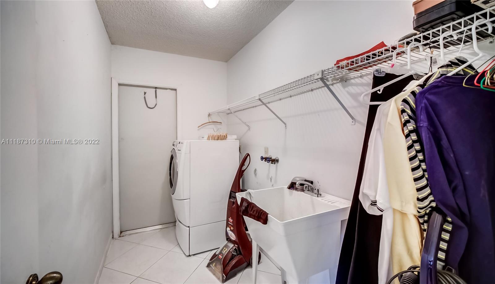 2130 SW 51st Ter