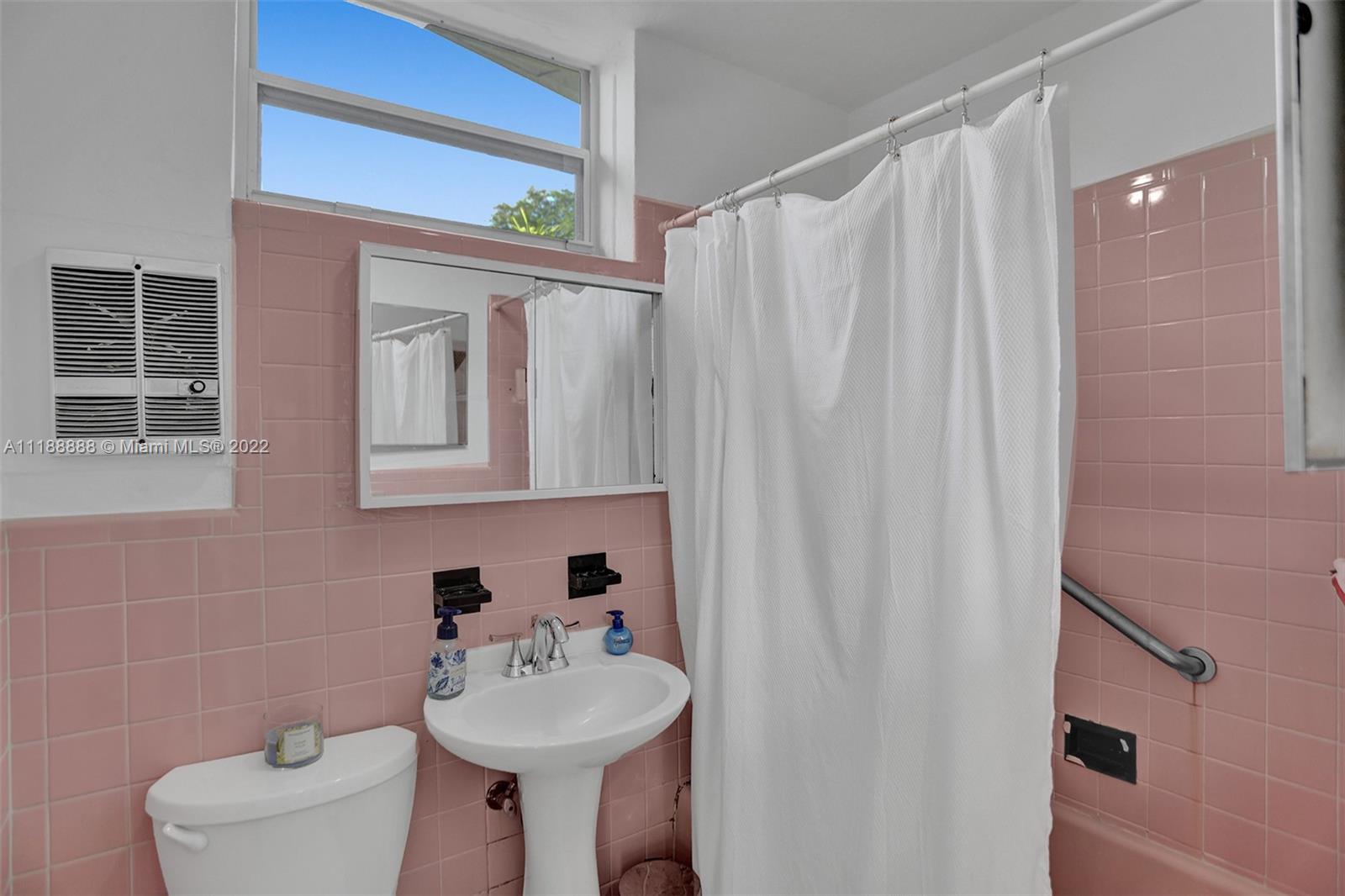 2465 Bimini Ln