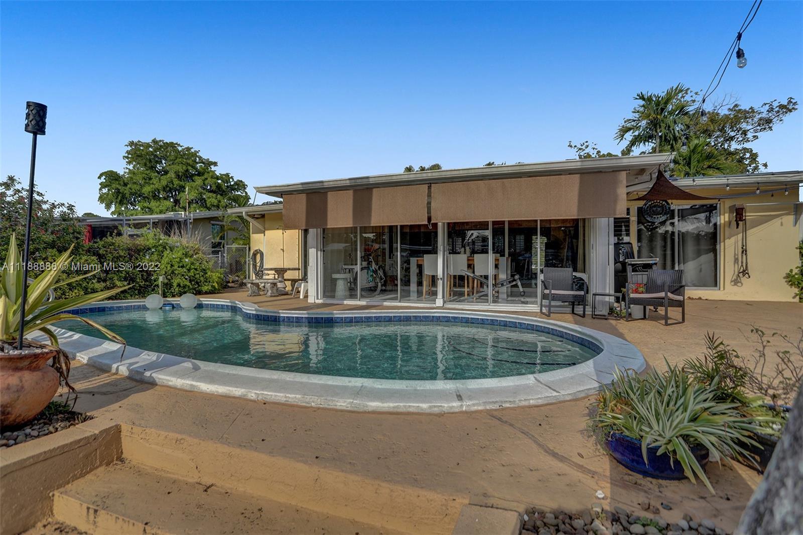 2465 Bimini Ln