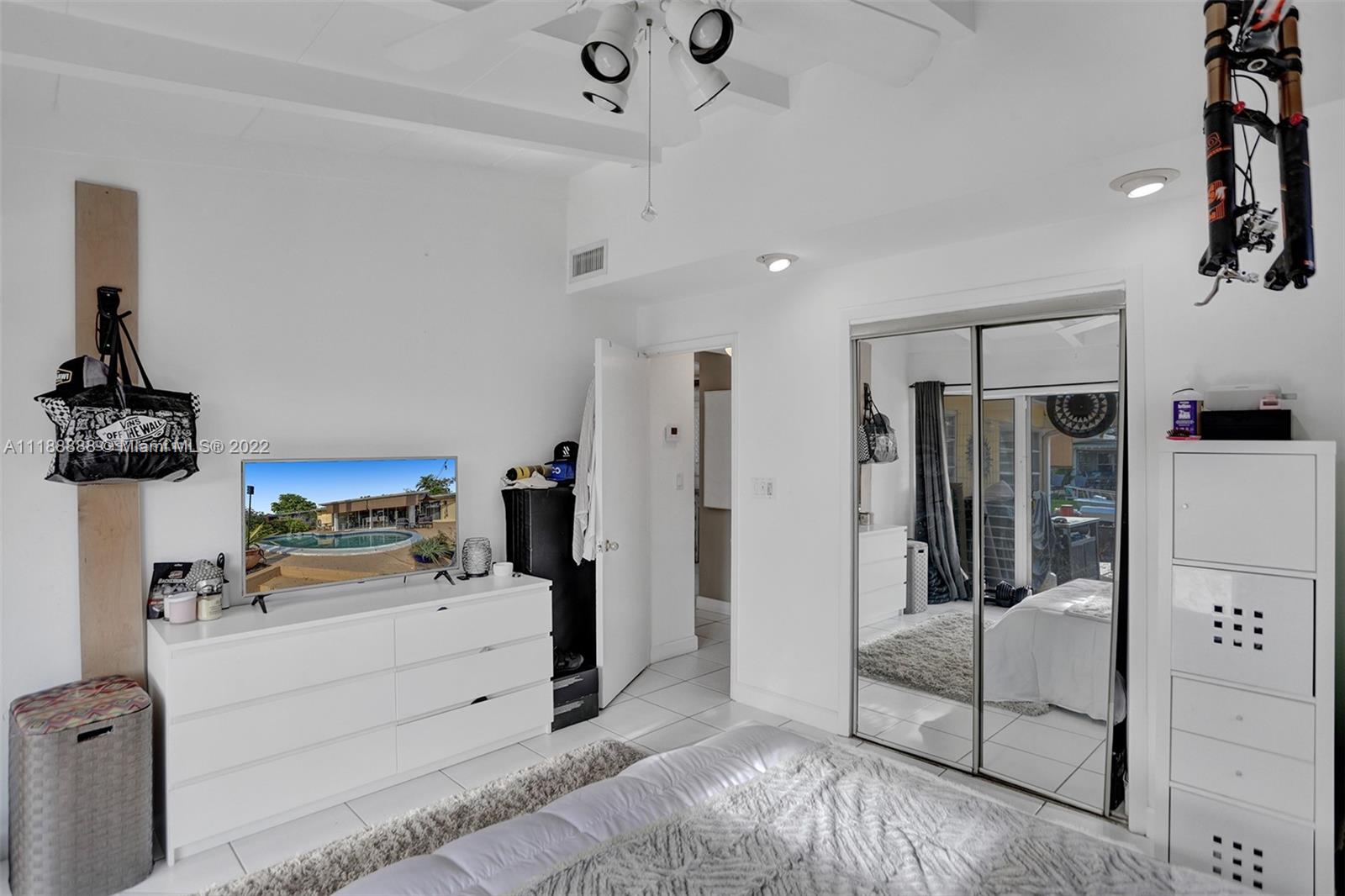 2465 Bimini Ln