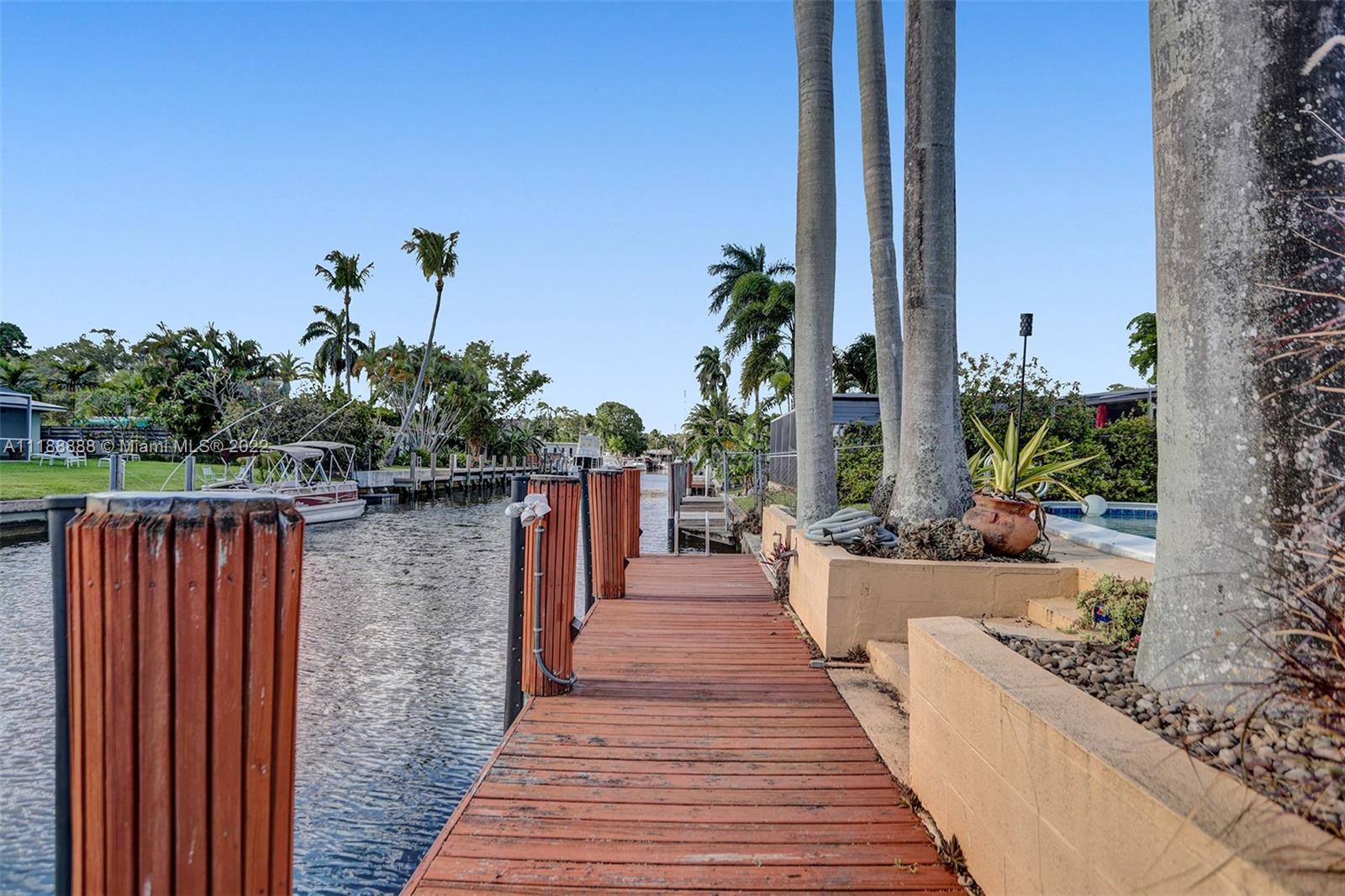 2465 Bimini Ln
