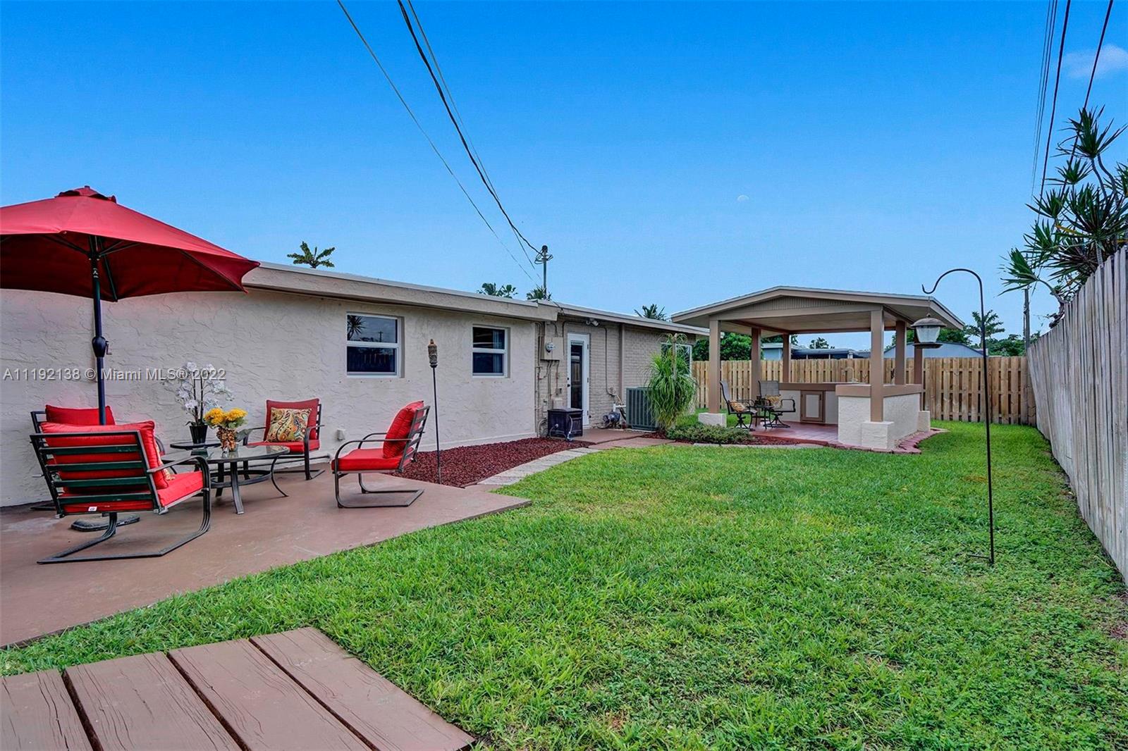 6216 NW 10th St