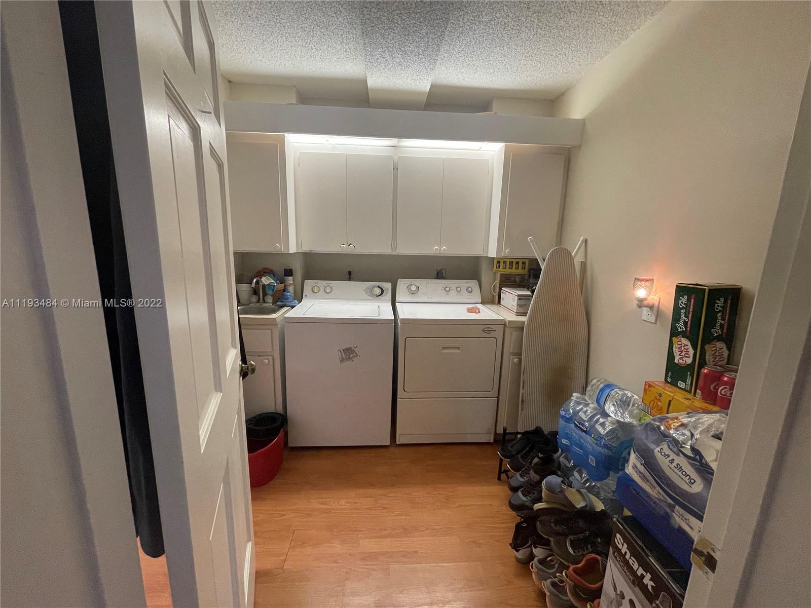 1711 Whitehall Dr Unit: 203