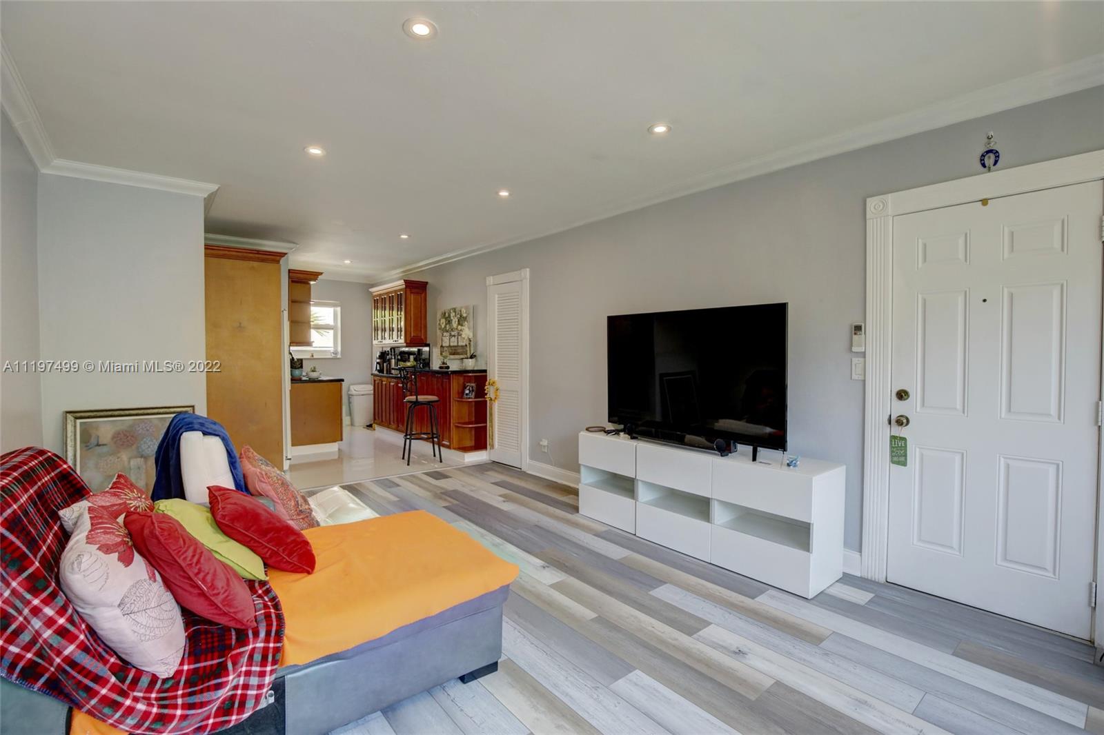 10072 E Bay Harbor Dr Unit: 72C