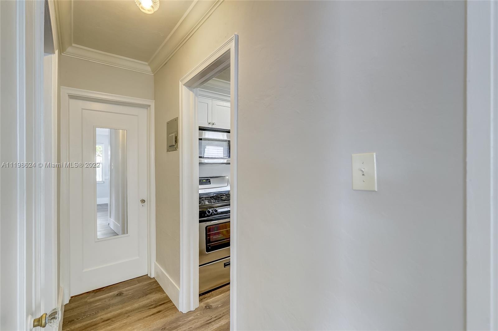 1633 NE 4th Pl Unit: 1