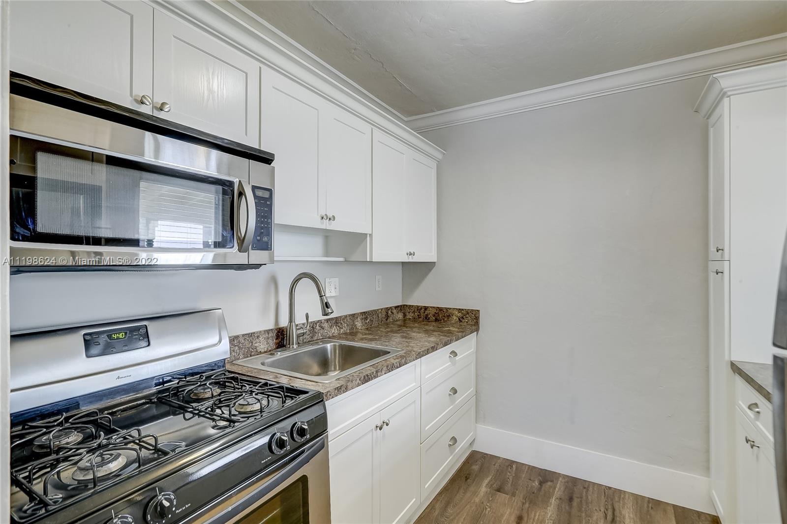 1633 NE 4th Pl Unit: 1