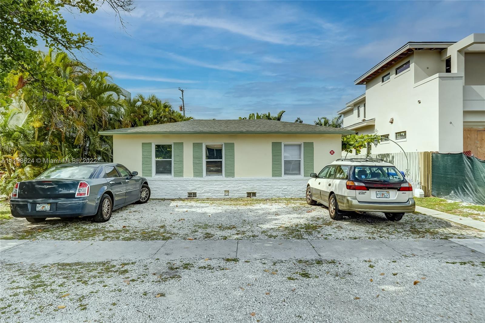 1633 NE 4th Pl Unit: 1