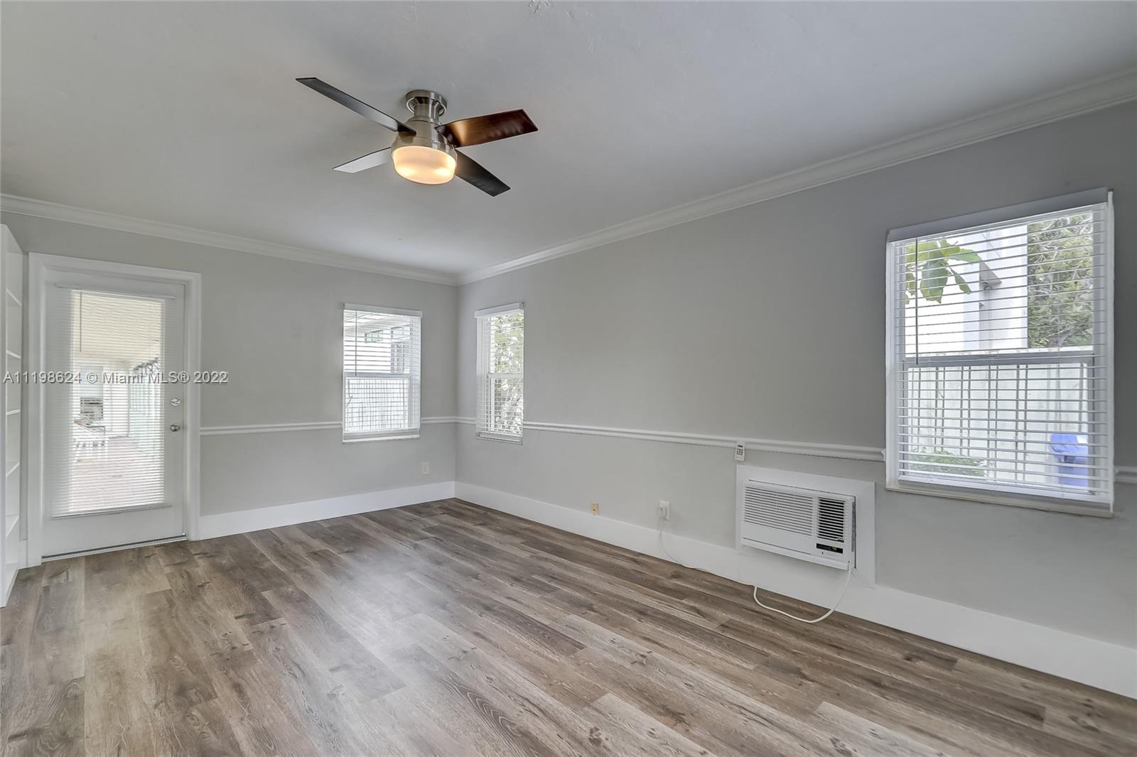 1633 NE 4th Pl Unit: 1