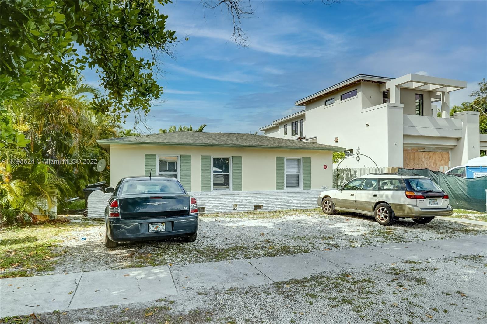 1633 NE 4th Pl Unit: 1