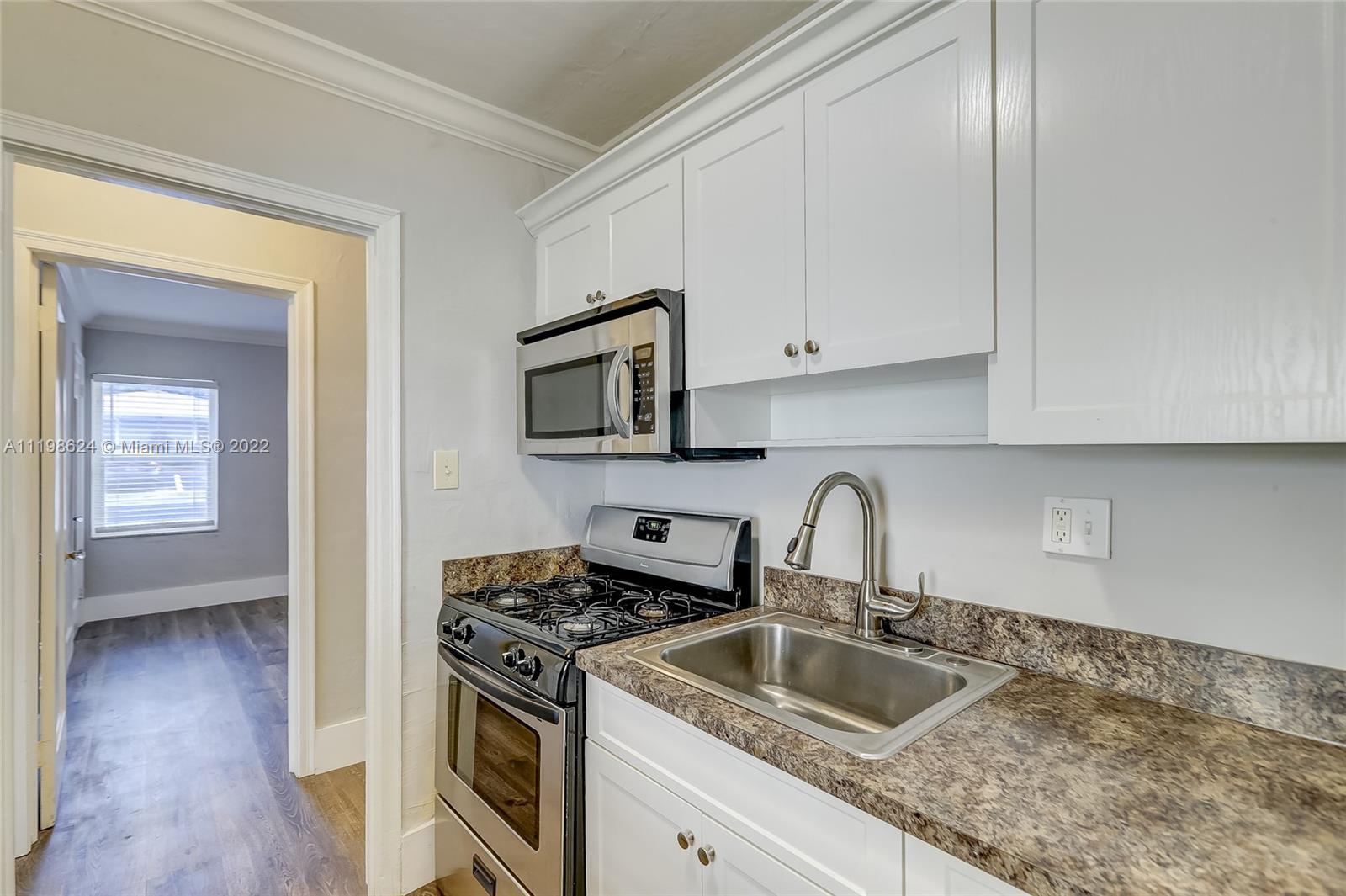 1633 NE 4th Pl Unit: 1