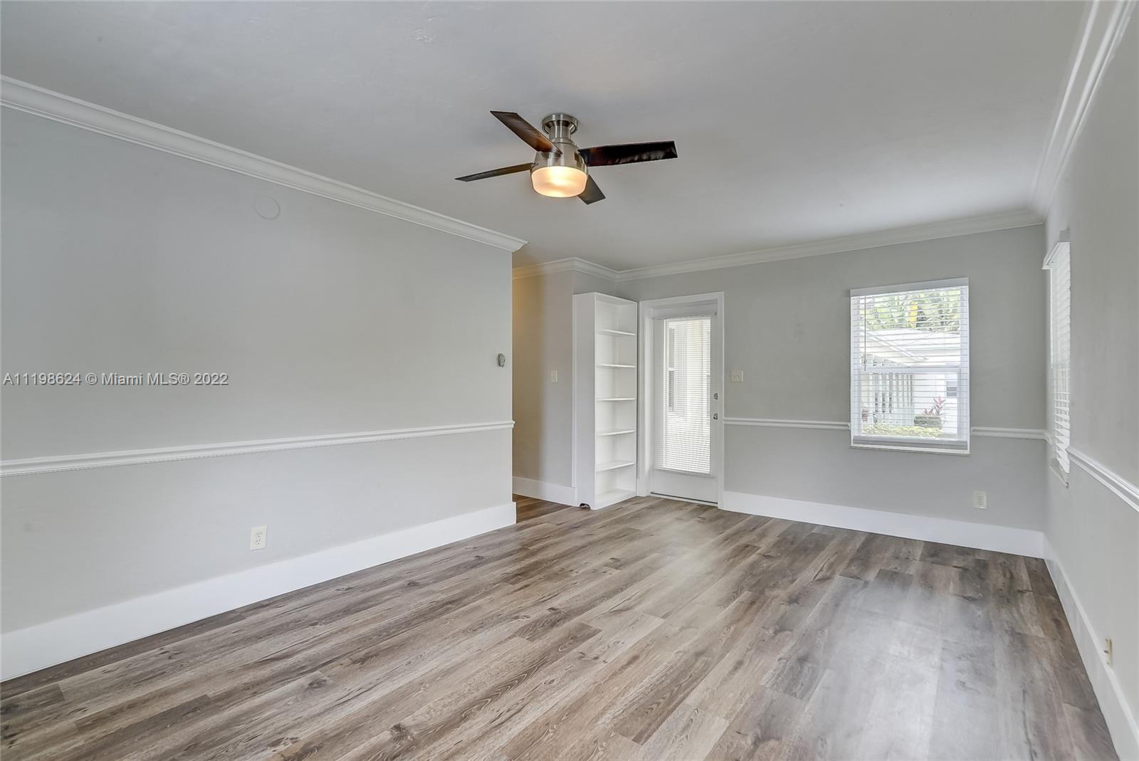 1633 NE 4th Pl Unit: 1