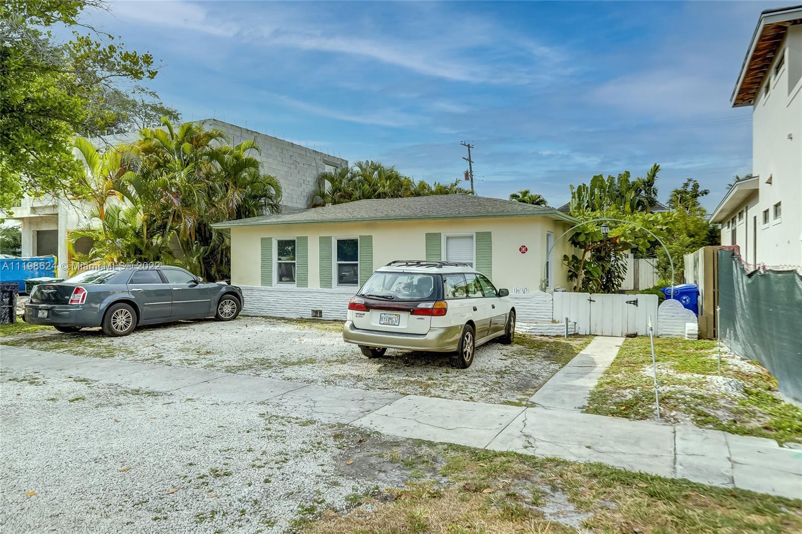 1633 NE 4th Pl Unit: 1