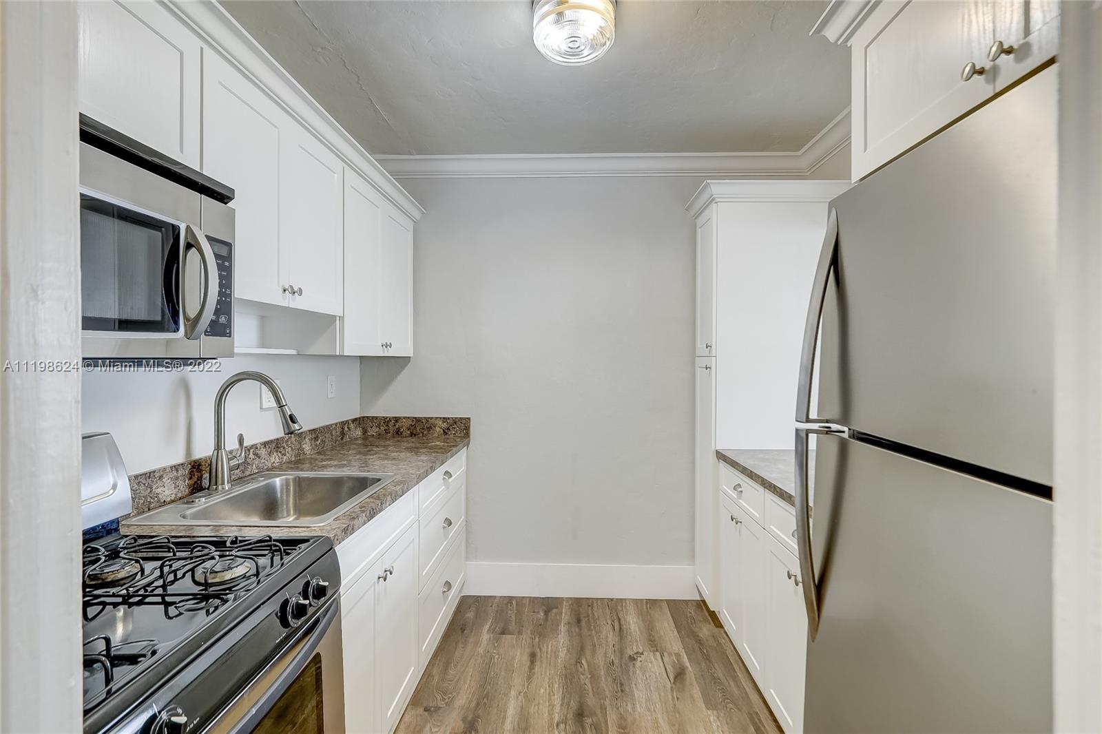 1633 NE 4th Pl Unit: 1