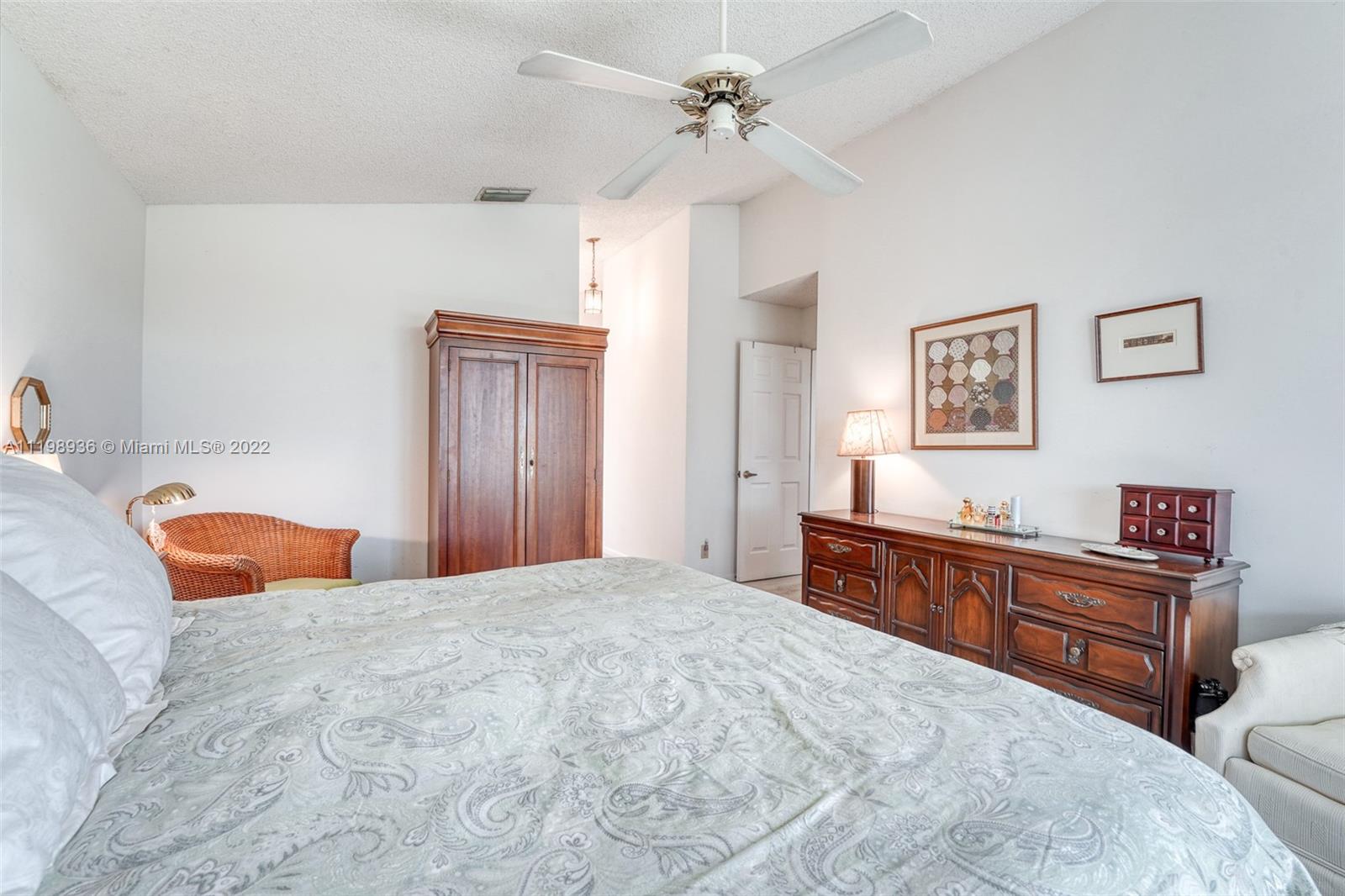 10370 NW 14th St