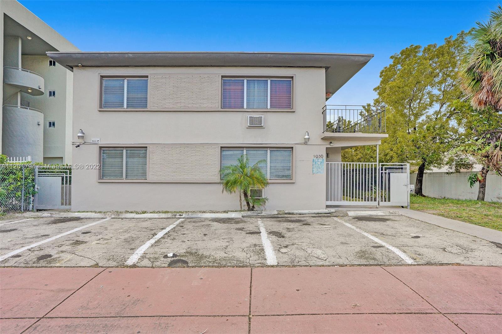1936 NORMANDY DRIVE Unit: 1-10