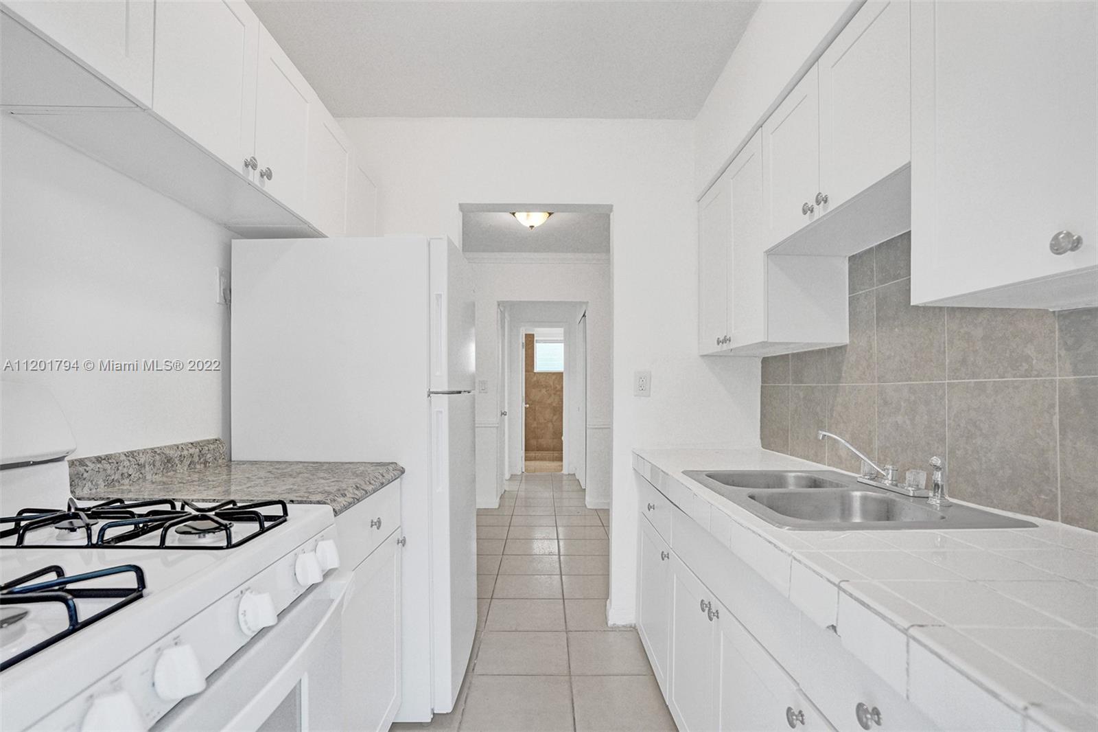 1936 NORMANDY DRIVE Unit: 1-10