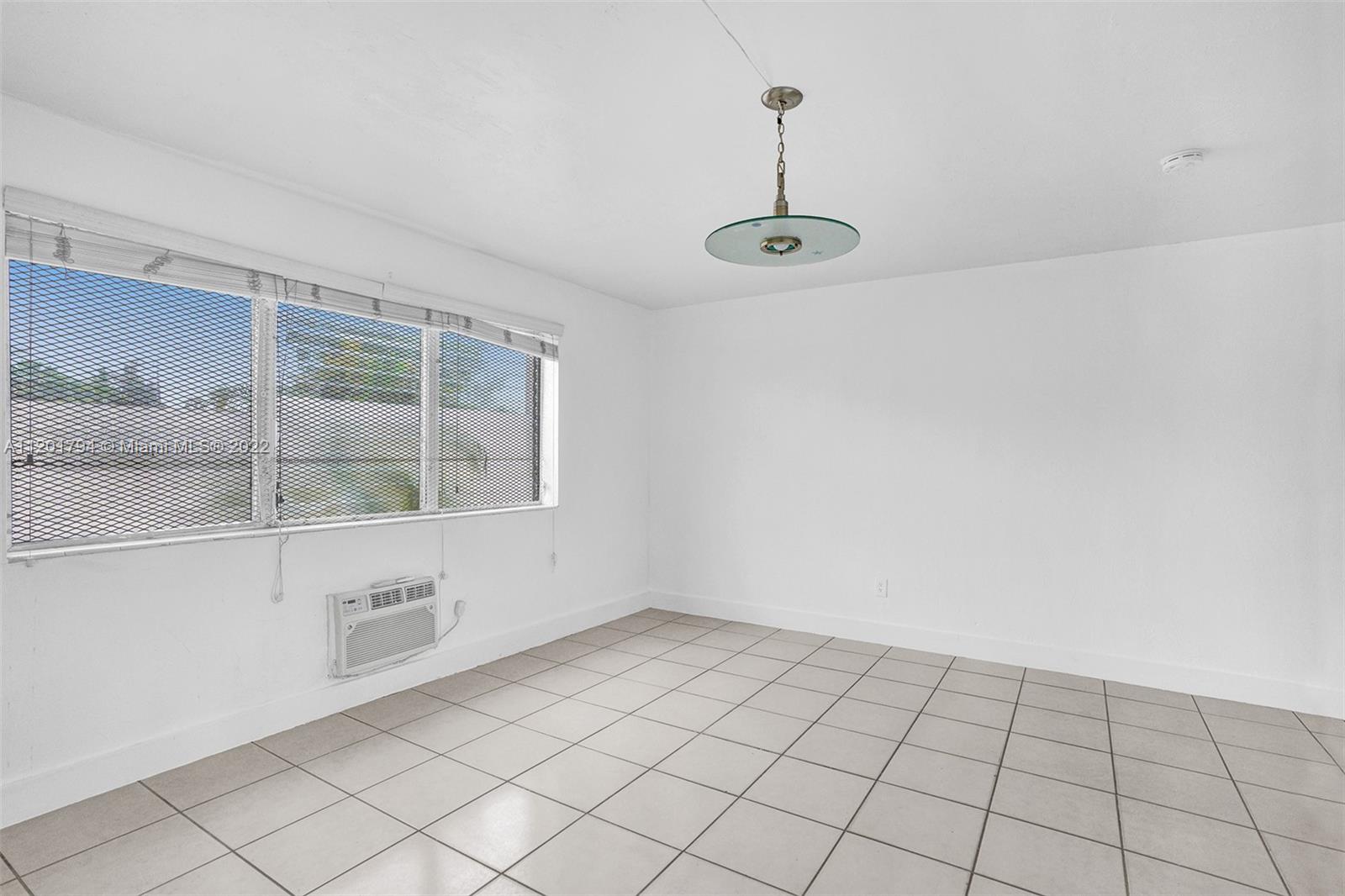 1936 NORMANDY DRIVE Unit: 1-10