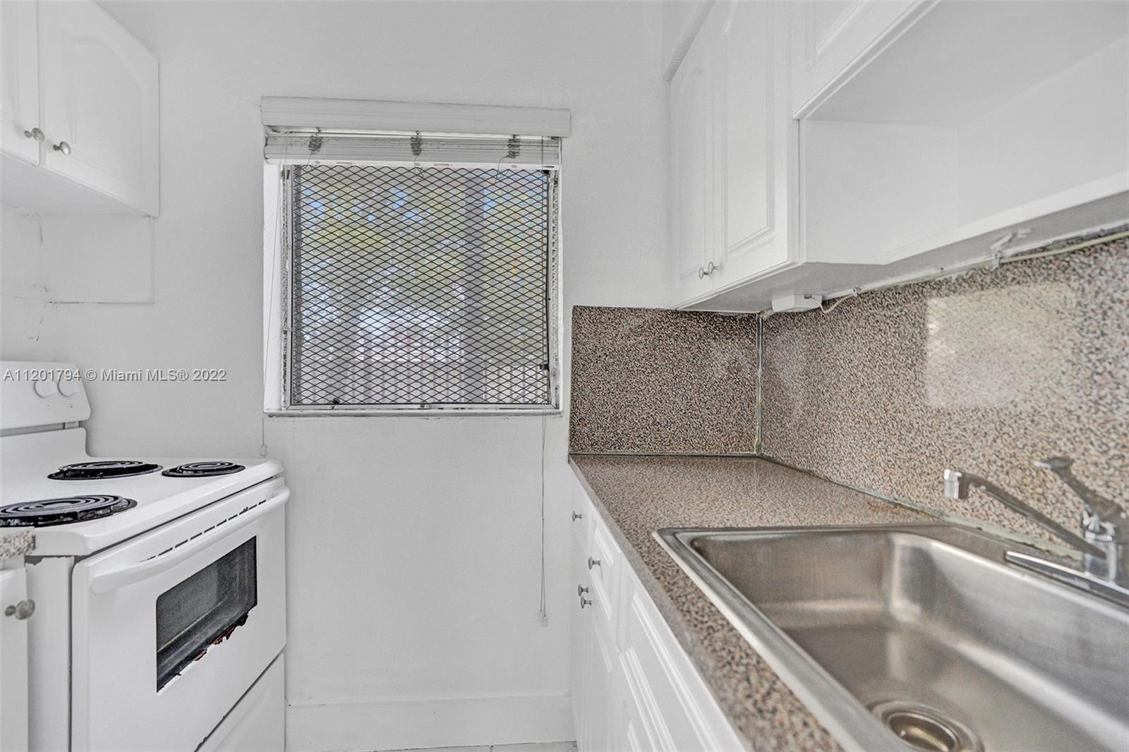 1936 NORMANDY DRIVE Unit: 1-10