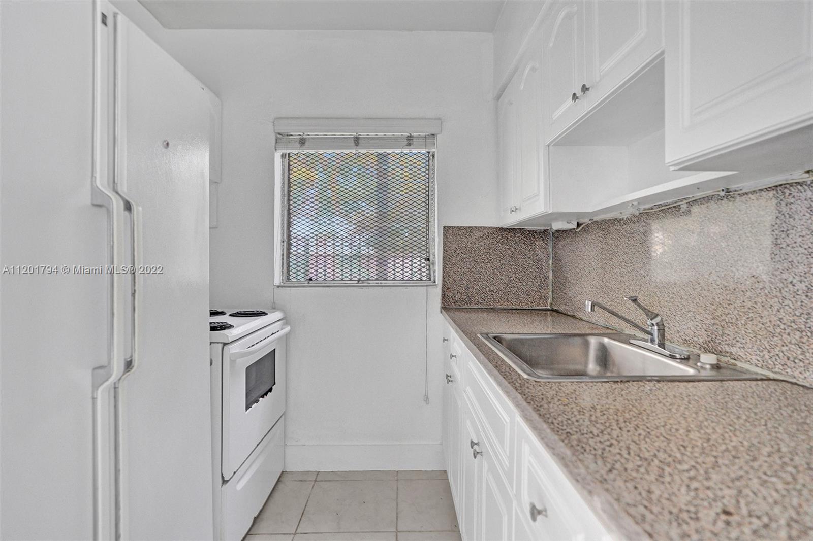 1936 NORMANDY DRIVE Unit: 1-10