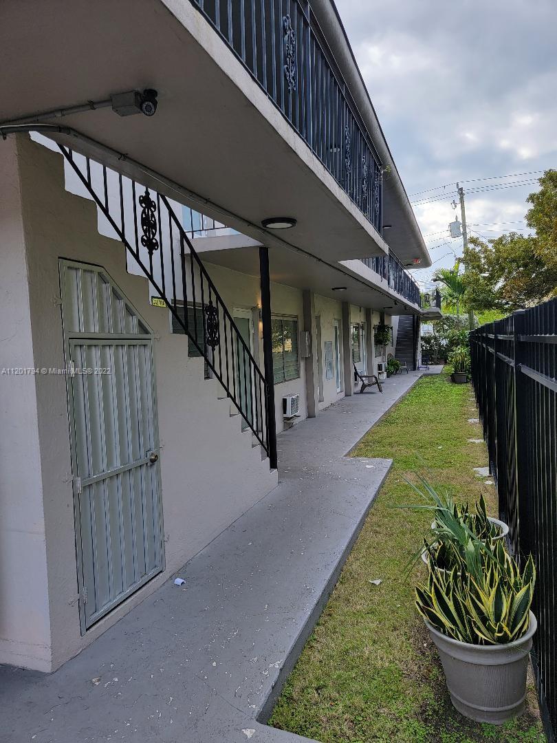 1936 NORMANDY DRIVE Unit: 1-10