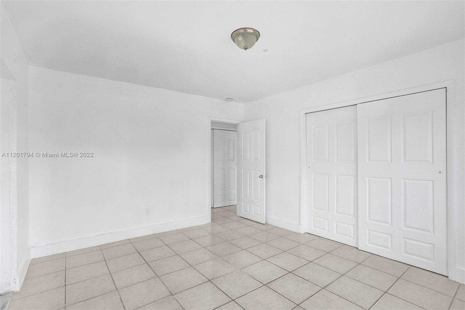1936 NORMANDY DRIVE Unit: 1-10