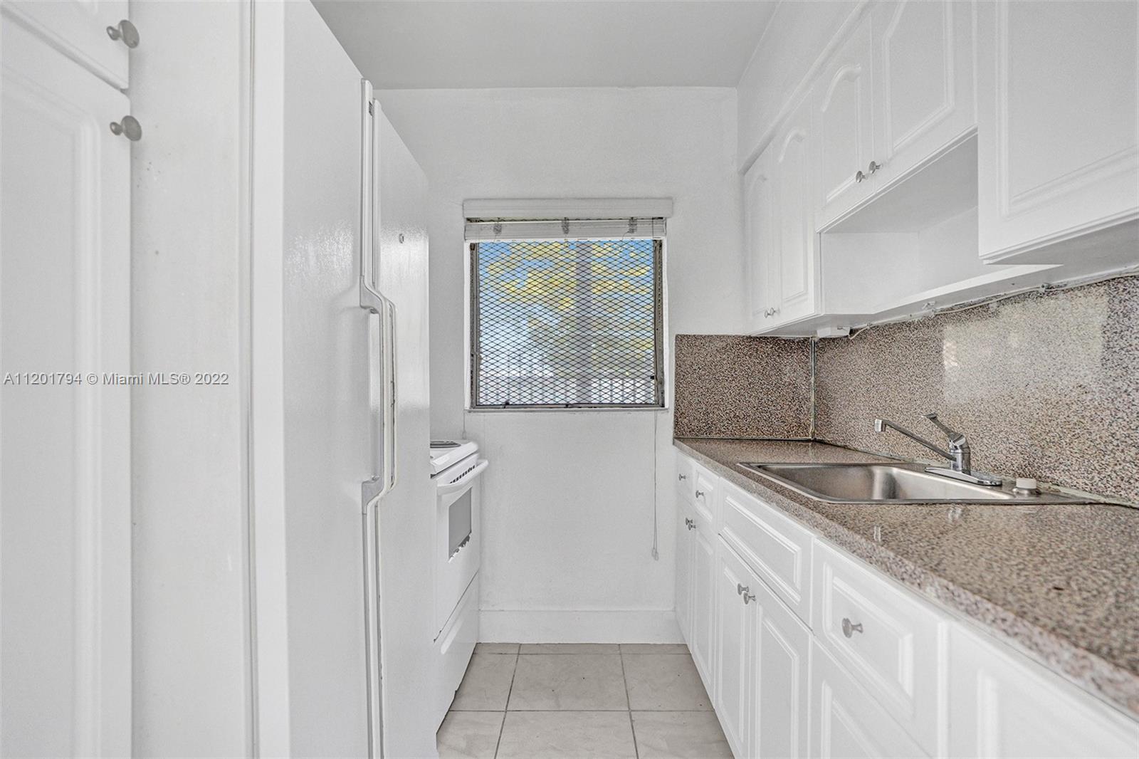 1936 NORMANDY DRIVE Unit: 1-10