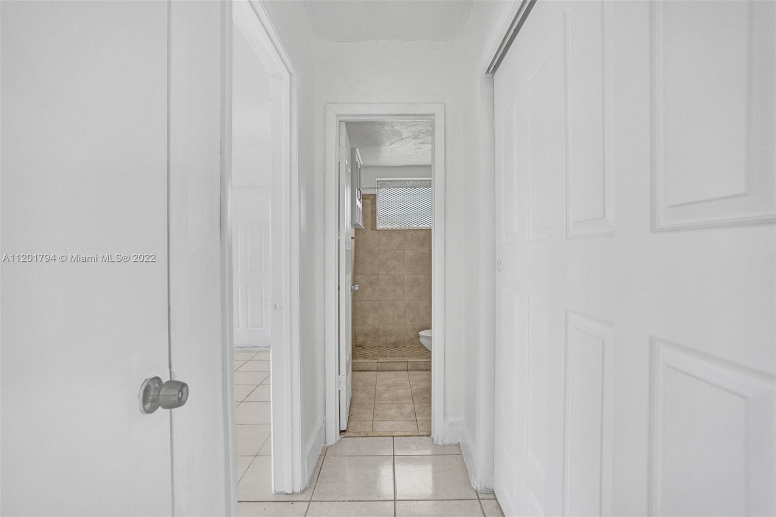 1936 NORMANDY DRIVE Unit: 1-10