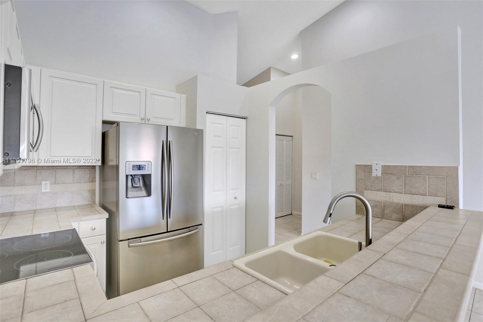 274 Coral Trace Ln Unit: 274